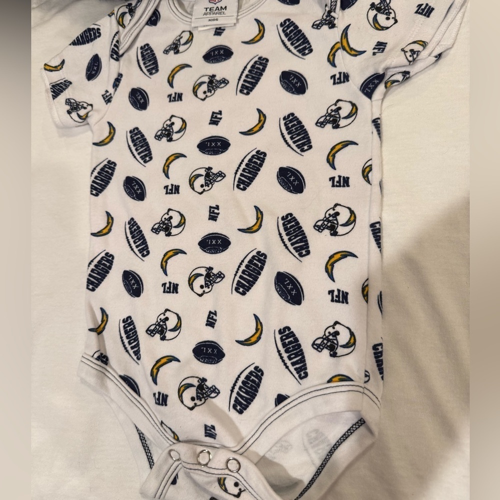 Los Angeles Chargers NFL 2 infant size 18 months bodysuits - Picture 4 of 5